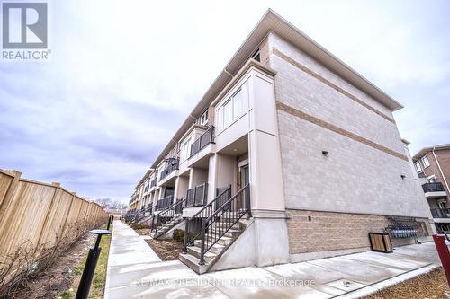 17 - 480 Beresford Path, Oshawa, ON - Outdoor