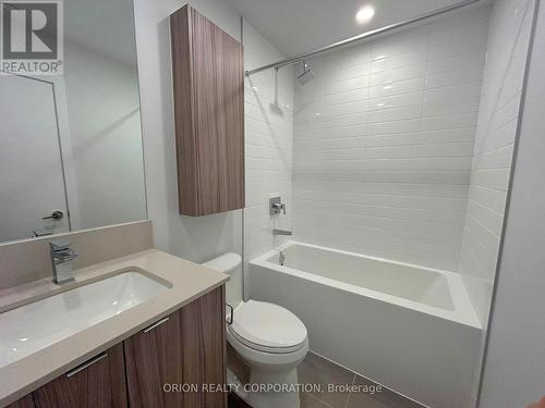 602 - 4130 Parkside Village Drive, Mississauga, ON - Indoor Photo Showing Bathroom