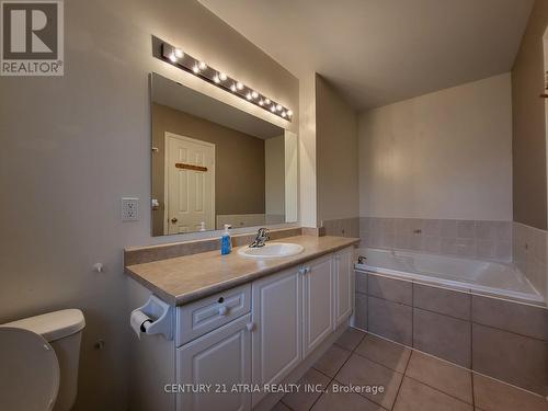 10 Marshview Avenue, Aurora, ON - Indoor Photo Showing Bathroom