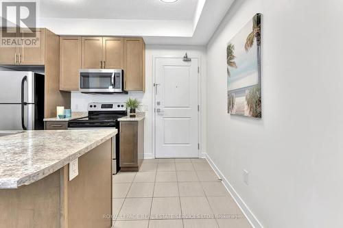 628 - 2490 Old Bronte Road, Oakville, ON - Indoor Photo Showing Kitchen With Stainless Steel Kitchen