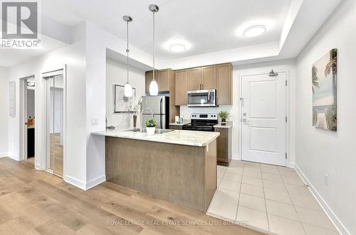 628 - 2490 Old Bronte Road, Oakville, ON - Indoor Photo Showing Kitchen