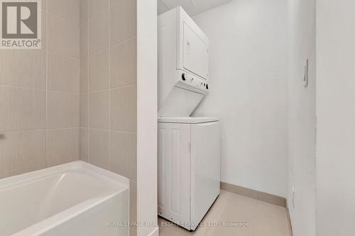 628 - 2490 Old Bronte Road, Oakville, ON - Indoor Photo Showing Laundry Room