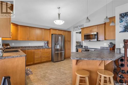 616 Thiessen Street, Warman, SK - Indoor Photo Showing Kitchen With Stainless Steel Kitchen