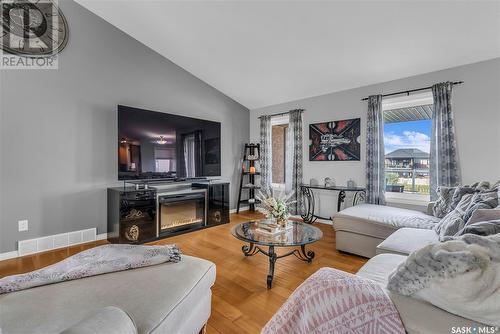 616 Thiessen Street, Warman, SK - Indoor Photo Showing Living Room