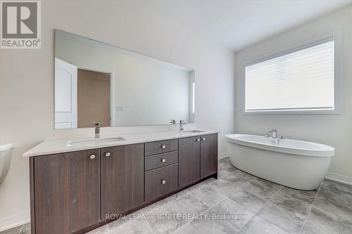 87 Robert Eaton Avenue, Markham, ON - Indoor Photo Showing Bathroom