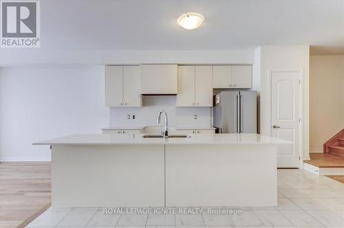 87 Robert Eaton Avenue, Markham, ON - Indoor Photo Showing Kitchen