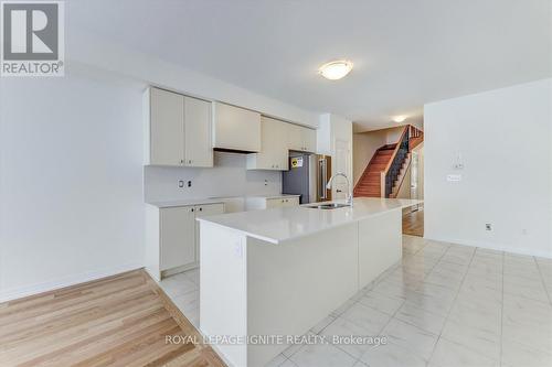 87 Robert Eaton Avenue, Markham, ON - Indoor Photo Showing Kitchen