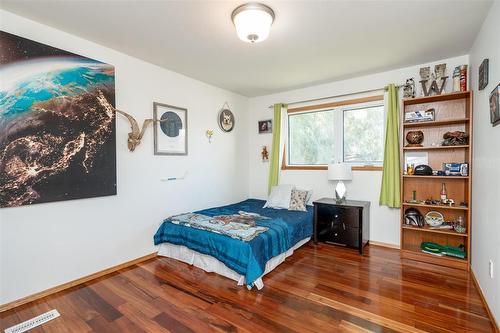 5682 202 Hwy Highway, Gonor, MB - Indoor Photo Showing Bedroom