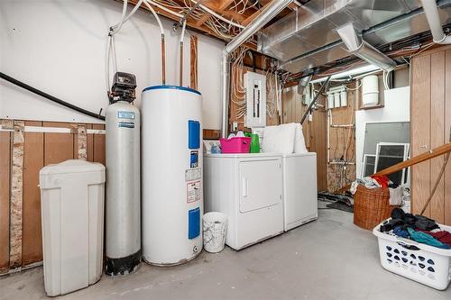 5682 202 Hwy Highway, Gonor, MB - Indoor Photo Showing Laundry Room