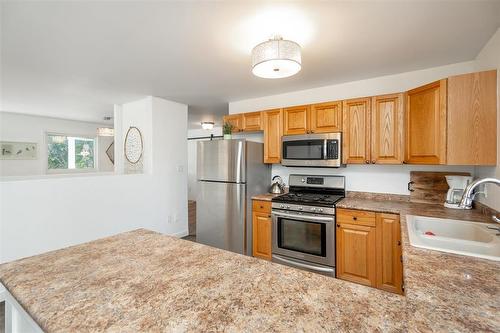 5682 202 Hwy Highway, Gonor, MB - Indoor Photo Showing Kitchen