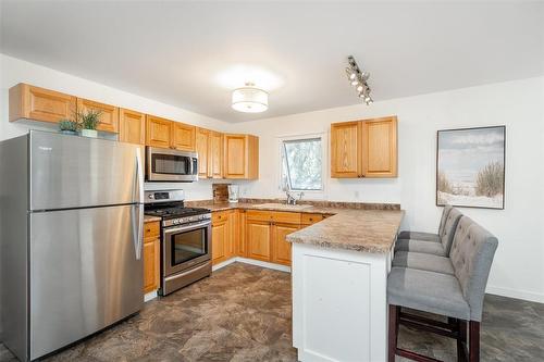 5682 202 Hwy Highway, Gonor, MB - Indoor Photo Showing Kitchen