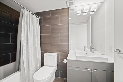 1502 311 Hargrave Street, Winnipeg, MB - Indoor Photo Showing Bathroom