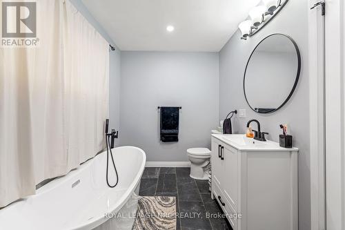 17 Margaret Street, Welland, ON - Indoor Photo Showing Bathroom