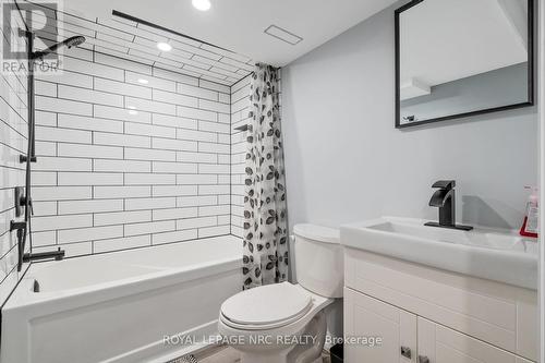 17 Margaret Street, Welland, ON - Indoor Photo Showing Bathroom