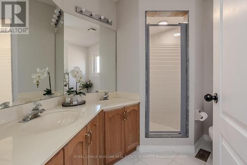 96 Laurendale Avenue, Hamilton, ON - Indoor Photo Showing Bathroom