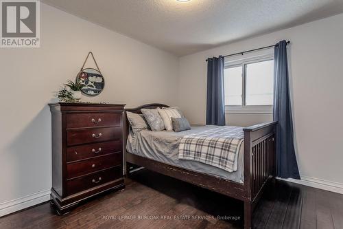 96 Laurendale Avenue, Hamilton, ON - Indoor Photo Showing Bedroom