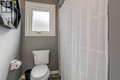 96 Laurendale Avenue, Hamilton, ON - Indoor Photo Showing Bathroom