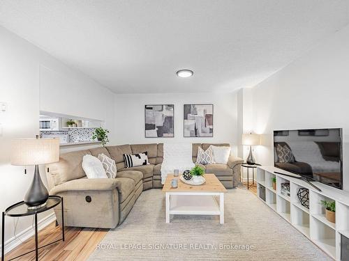 41-1735 Walnut Lane, Pickering, ON - Indoor Photo Showing Living Room