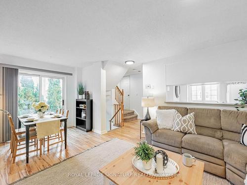 41-1735 Walnut Lane, Pickering, ON - Indoor Photo Showing Living Room