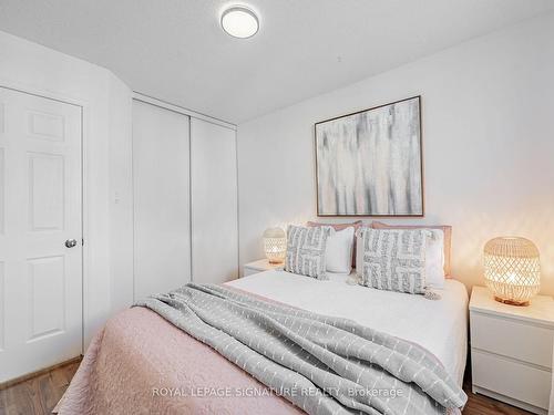 41-1735 Walnut Lane, Pickering, ON - Indoor Photo Showing Bedroom