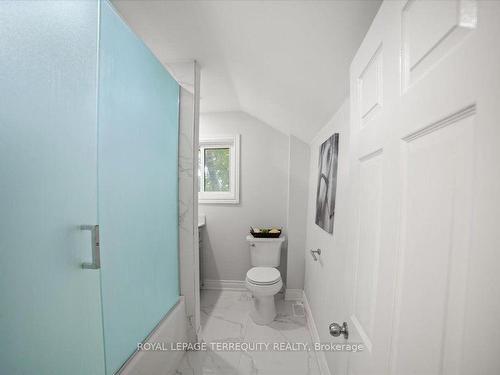 124 Toronto St S, Uxbridge, ON - Indoor Photo Showing Bathroom