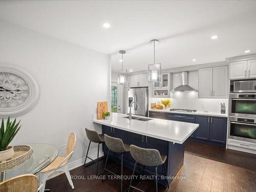 124 Toronto St S, Uxbridge, ON - Indoor Photo Showing Kitchen With Double Sink With Upgraded Kitchen