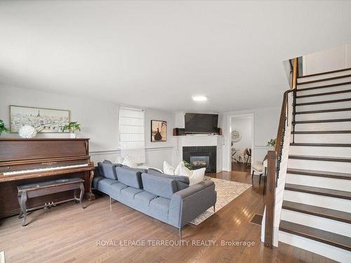 124 Toronto St S, Uxbridge, ON - Indoor Photo Showing Living Room With Fireplace