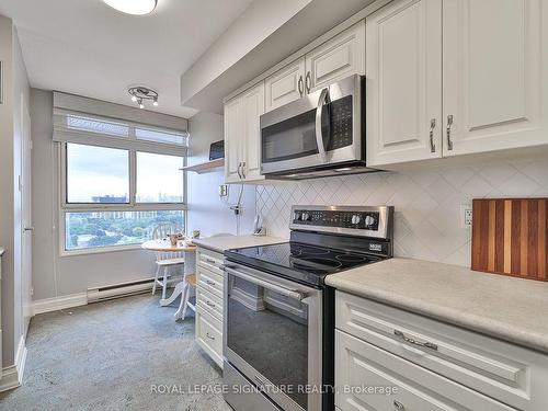 1201-1300 Bloor St, Mississauga, ON - Indoor Photo Showing Kitchen