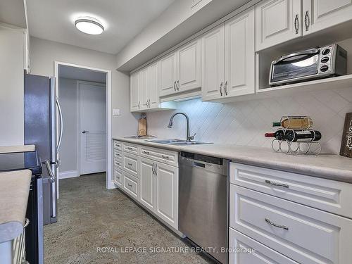 1201-1300 Bloor St, Mississauga, ON - Indoor Photo Showing Kitchen With Double Sink