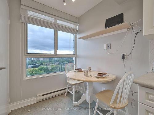 1201-1300 Bloor St, Mississauga, ON - Indoor Photo Showing Dining Room