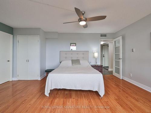 1201-1300 Bloor St, Mississauga, ON - Indoor Photo Showing Bedroom