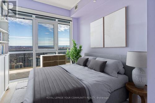 6005 - 7 Grenville Street, Toronto, ON - Indoor Photo Showing Bedroom