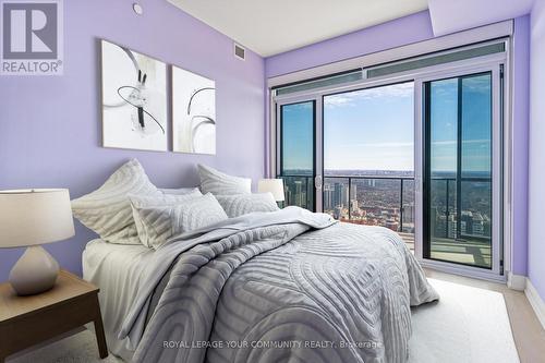 6005 - 7 Grenville Street, Toronto, ON - Indoor Photo Showing Bedroom