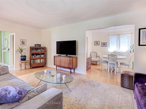 3157 The Credit Woodlands, Mississauga, ON - Indoor Photo Showing Living Room