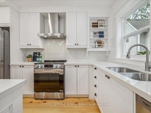 3 East St E, Grimsby, ON - Indoor Photo Showing Kitchen With Double Sink