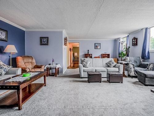 307-93 Westwood Rd, Guelph, ON - Indoor Photo Showing Living Room