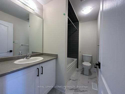 37 Keelson St, Welland, ON - Indoor Photo Showing Bathroom