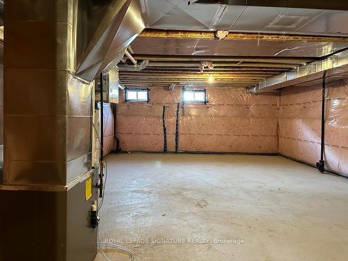 37 Keelson St, Welland, ON - Indoor Photo Showing Garage