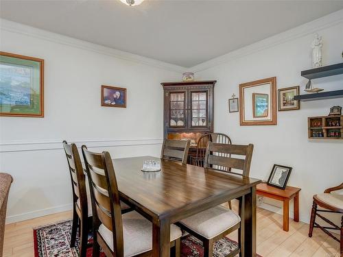 108-1436 Harrison St, Victoria, BC - Indoor Photo Showing Dining Room