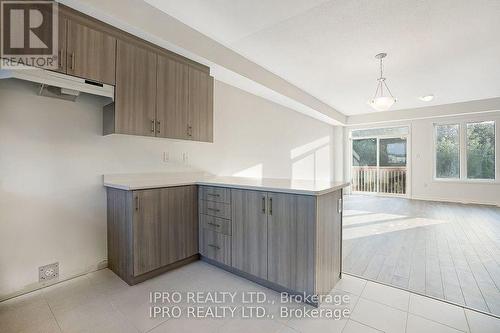 727 Heathrow Path, Oshawa, ON - Indoor