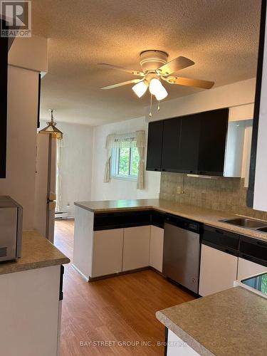 328 Andrew Street, Newmarket, ON - Indoor Photo Showing Kitchen