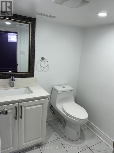 328 Andrew Street, Newmarket, ON - Indoor Photo Showing Bathroom