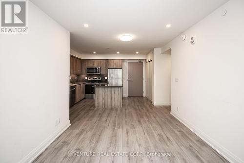 308 - 58 Lakeside Terrace, Barrie, ON - Indoor Photo Showing Kitchen