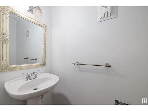 197 Grandin Vg, St. Albert, AB - Indoor Photo Showing Bathroom