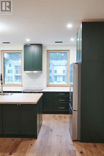 1005 Basin Lane, Revelstoke, BC - Indoor Photo Showing Kitchen