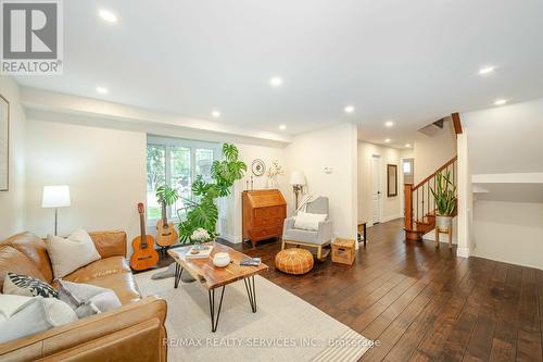 42 Madrid Crescent, Brampton, ON - Indoor Photo Showing Living Room