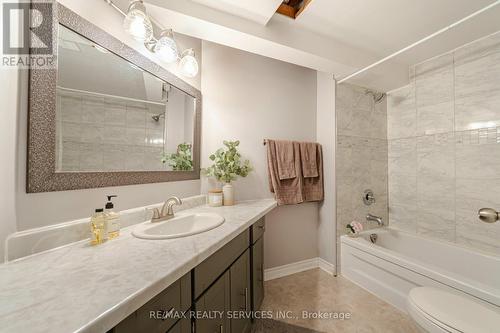 42 Madrid Crescent, Brampton, ON - Indoor Photo Showing Bathroom