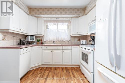 34 Westbrier Knoll, Brantford, ON - Indoor Photo Showing Kitchen