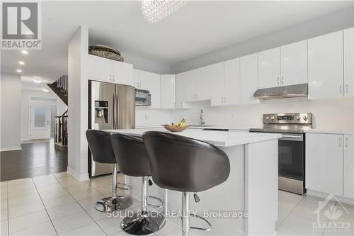 668 Decoeur Drive, Ottawa, ON - Indoor Photo Showing Kitchen With Stainless Steel Kitchen With Upgraded Kitchen