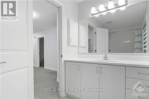 668 Decoeur Drive, Ottawa, ON -  Photo Showing Bathroom